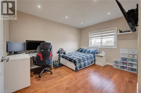 32 Lena Crescent Cambridge ON N1R 8P4