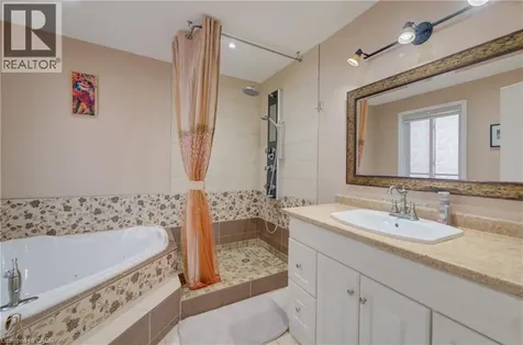 32 Lena Crescent Cambridge ON N1R 8P4