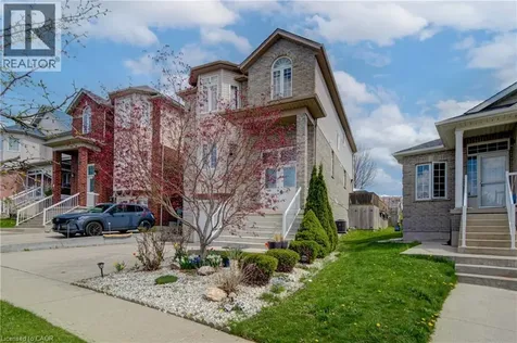 32 Lena Crescent Cambridge ON N1R 8P4