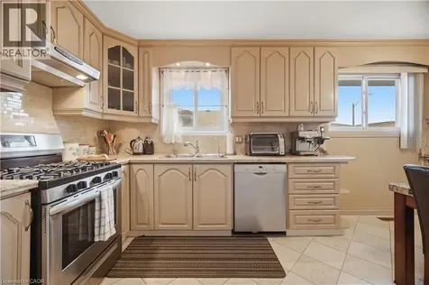 31 Summercrest Drive Hamilton ON L8K 6G5
