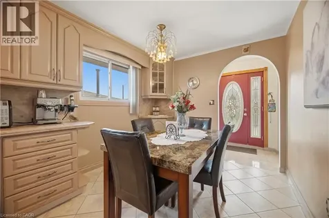 31 Summercrest Drive Hamilton ON L8K 6G5