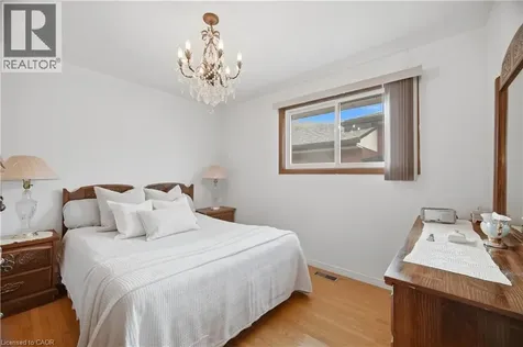 31 Summercrest Drive Hamilton ON L8K 6G5