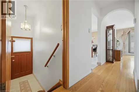 31 Summercrest Drive Hamilton ON L8K 6G5