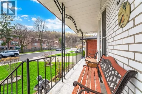 31 Summercrest Drive Hamilton ON L8K 6G5