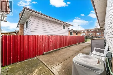31 Summercrest Drive Hamilton ON L8K 6G5