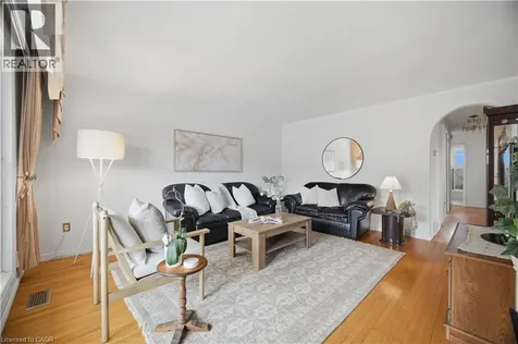 31 Summercrest Drive Hamilton ON L8K 6G5
