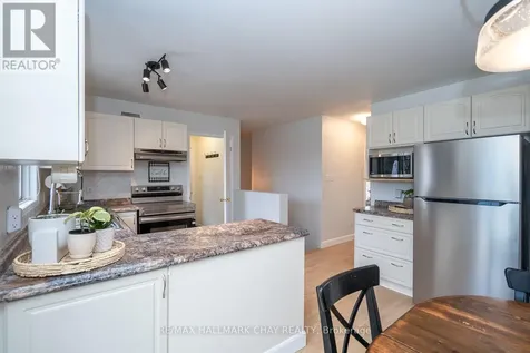 3778 West Street West Innisfil ON L9S 2L8