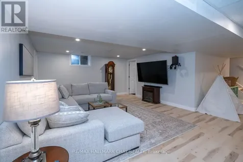3778 West Street West Innisfil ON L9S 2L8