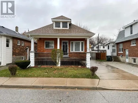 1043 Lena Avenue Windsor ON N9C 3K3