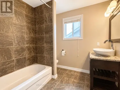 859 Brandenburg Boulevard Waterloo ON N2T 2X6