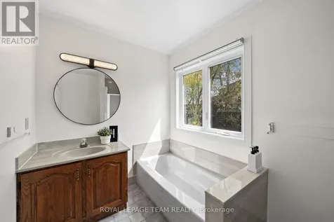 1360 Gaultois Avenue Ottawa ON K1C 3G6