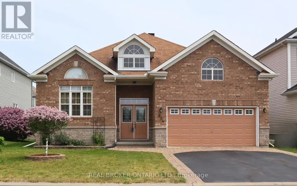 204 Hillpark High Street Ottawa ON K1W 0B5