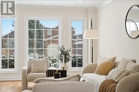 50 Rosenfeld Crescent Ottawa ON K2K 2L2