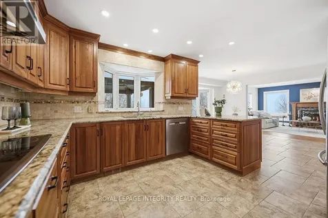 50 Rosenfeld Crescent Ottawa ON K2K 2L2