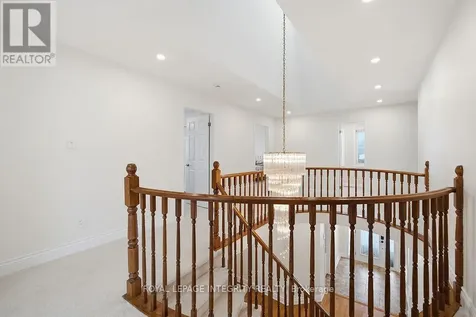 50 Rosenfeld Crescent Ottawa ON K2K 2L2