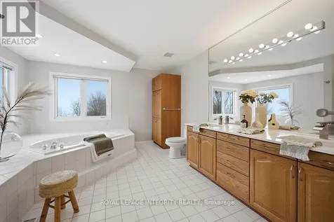 50 Rosenfeld Crescent Ottawa ON K2K 2L2
