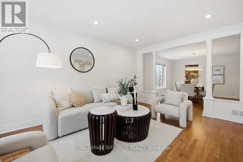 50 Rosenfeld Crescent Ottawa ON K2K 2L2