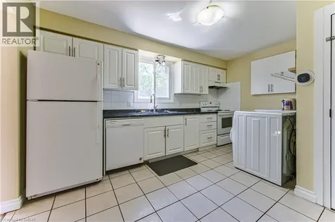 37 Gottscheer Court Kitchener ON N2M 3L3