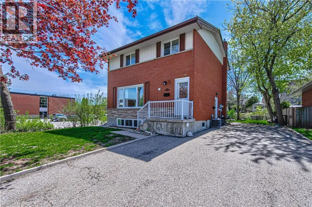37 Gottscheer Court Kitchener ON N2M 3L3