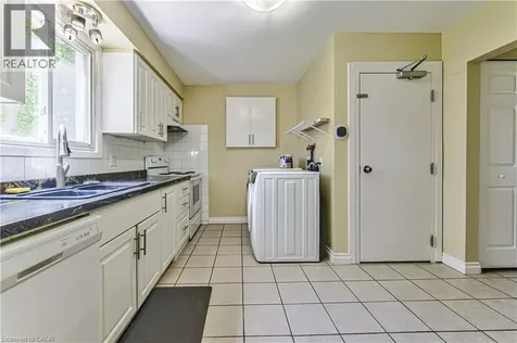 37 Gottscheer Court Kitchener ON N2M 3L3