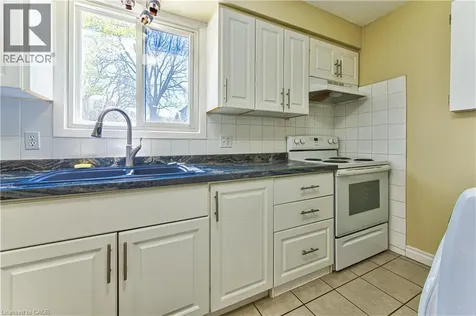 37 Gottscheer Court Kitchener ON N2M 3L3