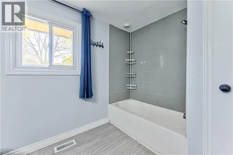 37 Gottscheer Court Kitchener ON N2M 3L3
