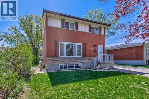 37 Gottscheer Court Kitchener ON N2M 3L3