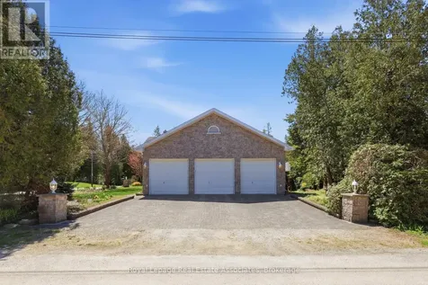 422 Third Avenue North South Bruce Peninsula ON N0H 2G0