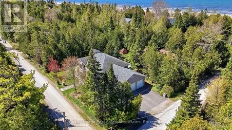 422 Third Avenue North South Bruce Peninsula ON N0H 2G0