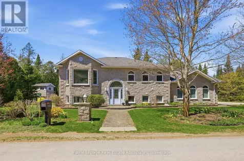 422 Third Avenue North South Bruce Peninsula ON N0H 2G0