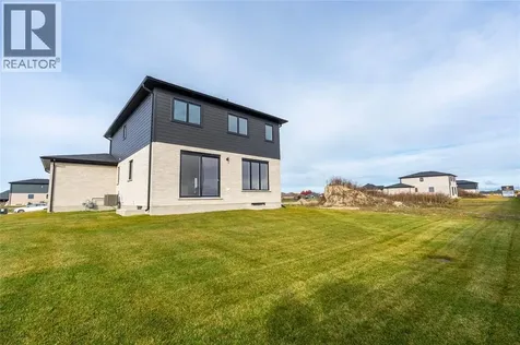 1045 Manhattan Drive Sarnia ON N7S 0H1