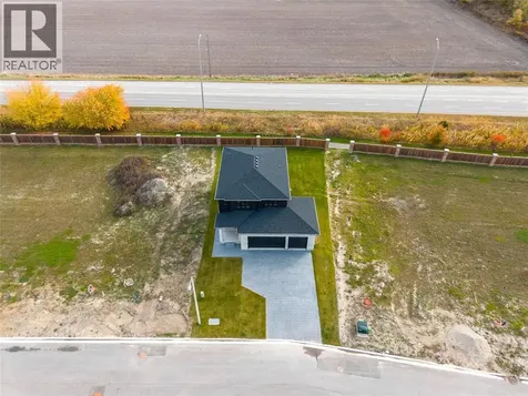 1045 Manhattan Drive Sarnia ON N7S 0H1