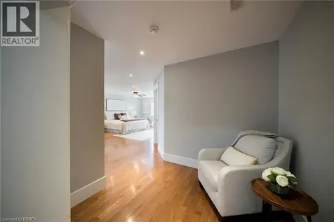 48 Lincoln Avenue Brantford ON N3T 4S7