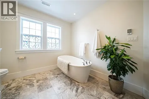 48 Lincoln Avenue Brantford ON N3T 4S7