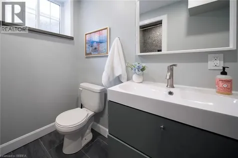 48 Lincoln Avenue Brantford ON N3T 4S7