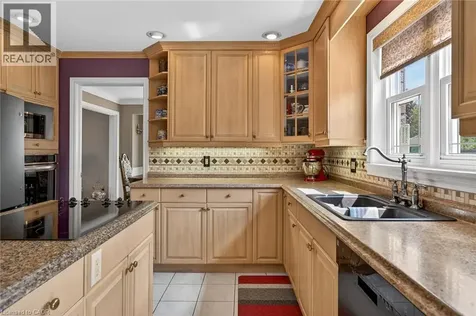 1 Captain Tenbrock Terrace St. Catharines ON L2W 1B2