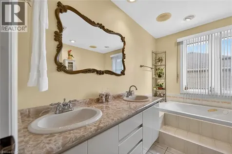 1 Captain Tenbrock Terrace St. Catharines ON L2W 1B2