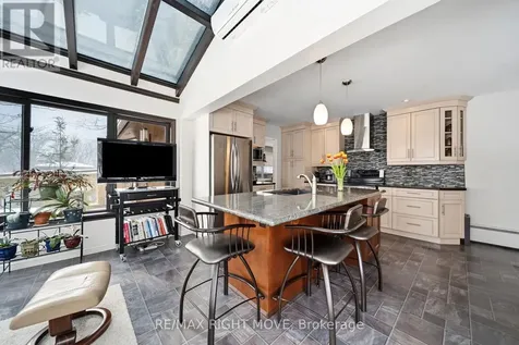 220 Belmoral Drive Orillia ON L3V 5R1