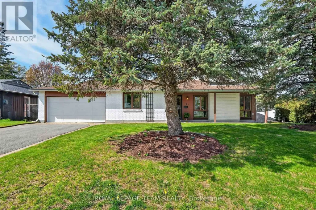 21 Lindhurst Crescent Ottawa ON K2G 0T8