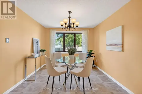 21 Lindhurst Crescent Ottawa ON K2G 0T8