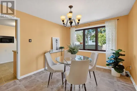 21 Lindhurst Crescent Ottawa ON K2G 0T8