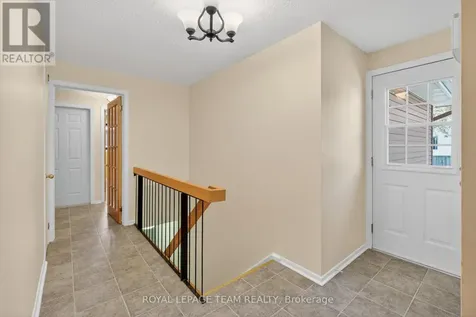 21 Lindhurst Crescent Ottawa ON K2G 0T8