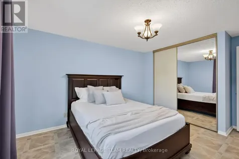 21 Lindhurst Crescent Ottawa ON K2G 0T8