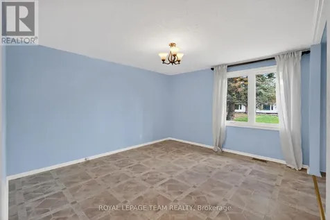 21 Lindhurst Crescent Ottawa ON K2G 0T8