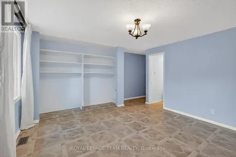 21 Lindhurst Crescent Ottawa ON K2G 0T8