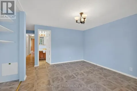 21 Lindhurst Crescent Ottawa ON K2G 0T8