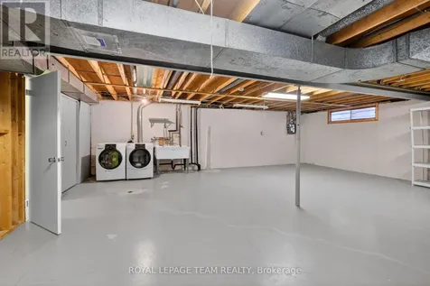 21 Lindhurst Crescent Ottawa ON K2G 0T8