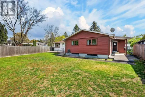 21 Lindhurst Crescent Ottawa ON K2G 0T8