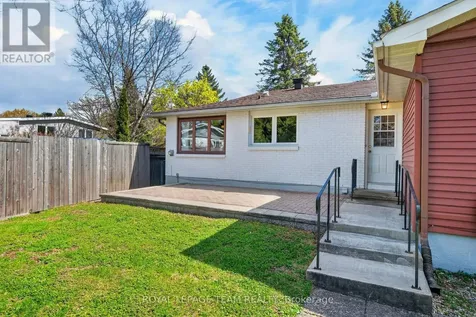 21 Lindhurst Crescent Ottawa ON K2G 0T8