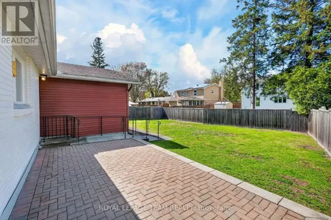 21 Lindhurst Crescent Ottawa ON K2G 0T8